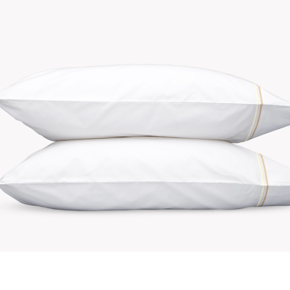 MATOUK White Pillowcases champagne detail standard pillowcase set of two NWOT - Picture 3 of 9